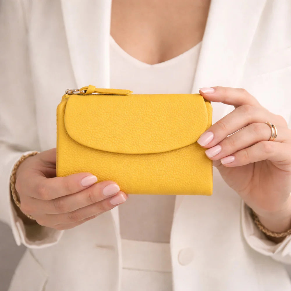 Women’s Compact Leather Wallet Handbag with Zip Closure