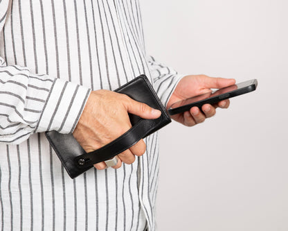 Aria Universal Leather Wallet