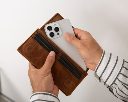 Aria Universal Leather Wallet