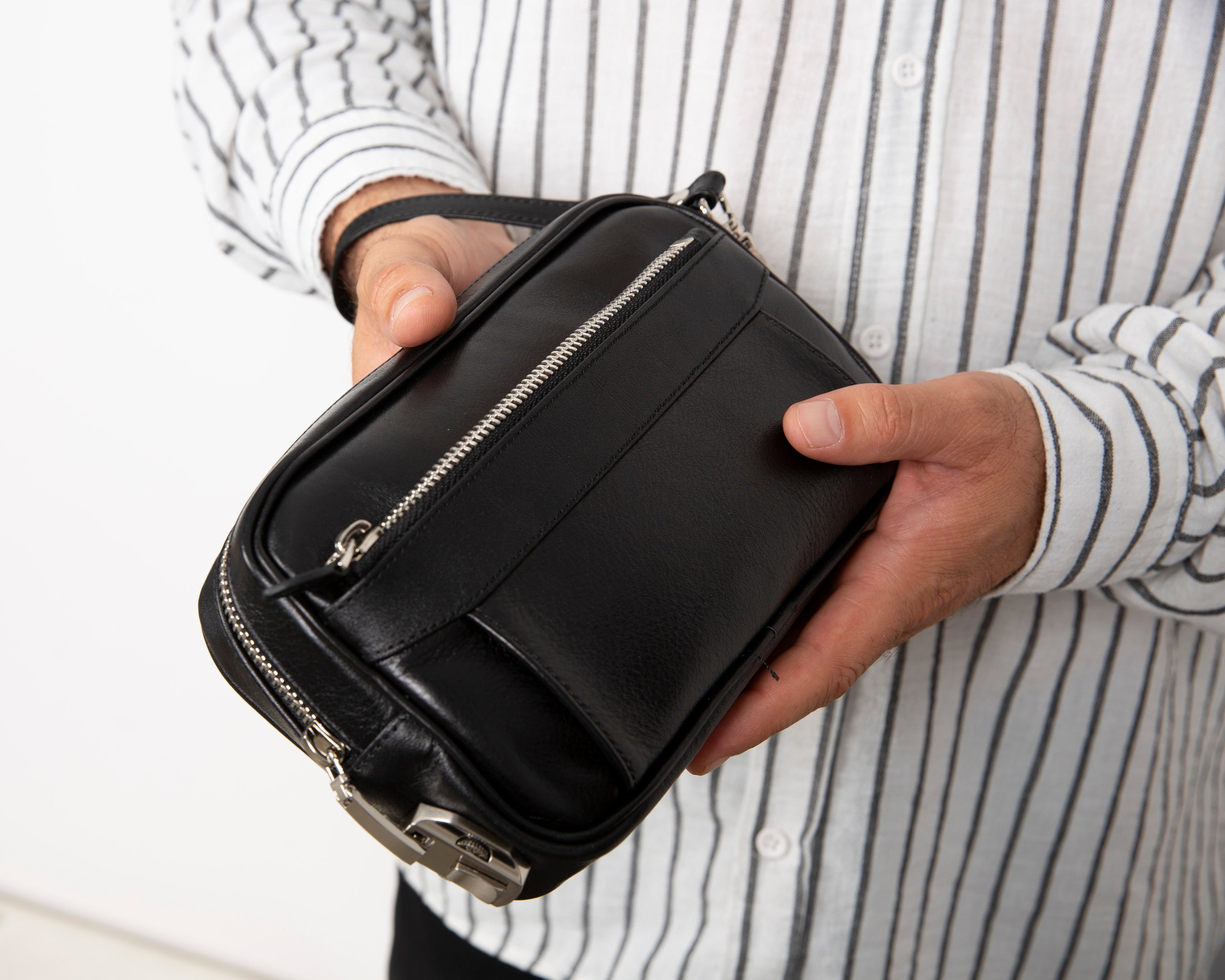 Elara Leather Handbag – Handcrafted Unisex Travel Organizer