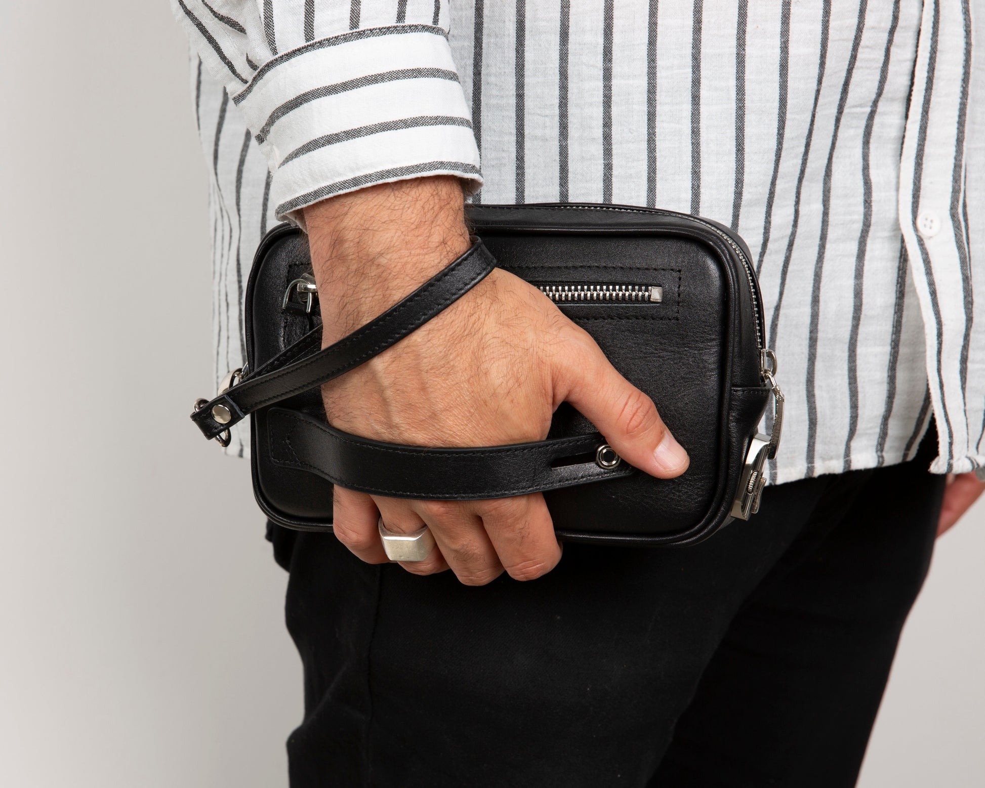 Elara Leather Handbag – Handcrafted Unisex Travel Organizer