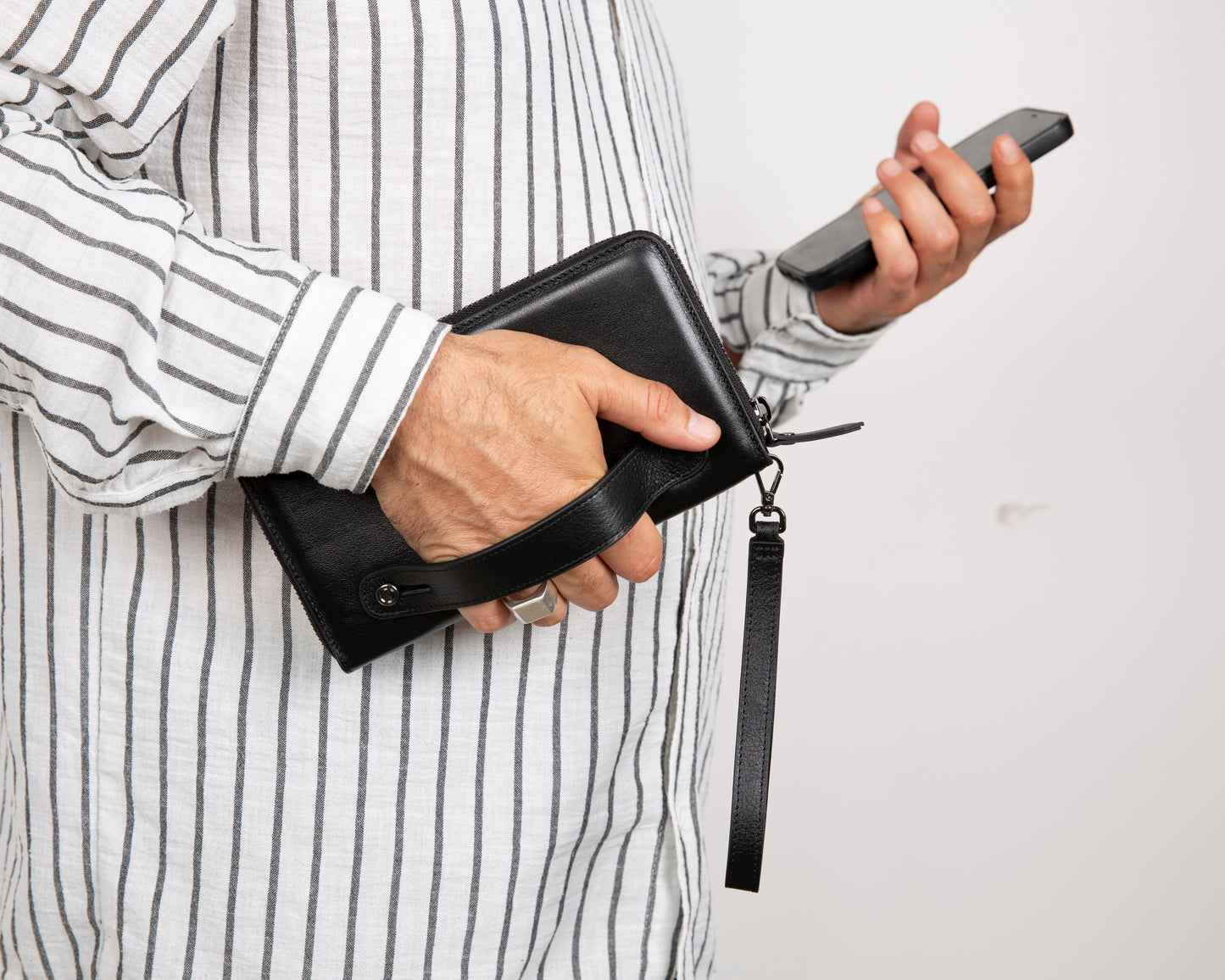 Heritage Unisex Leather Wallet & Phone Bag with Wrist Strap