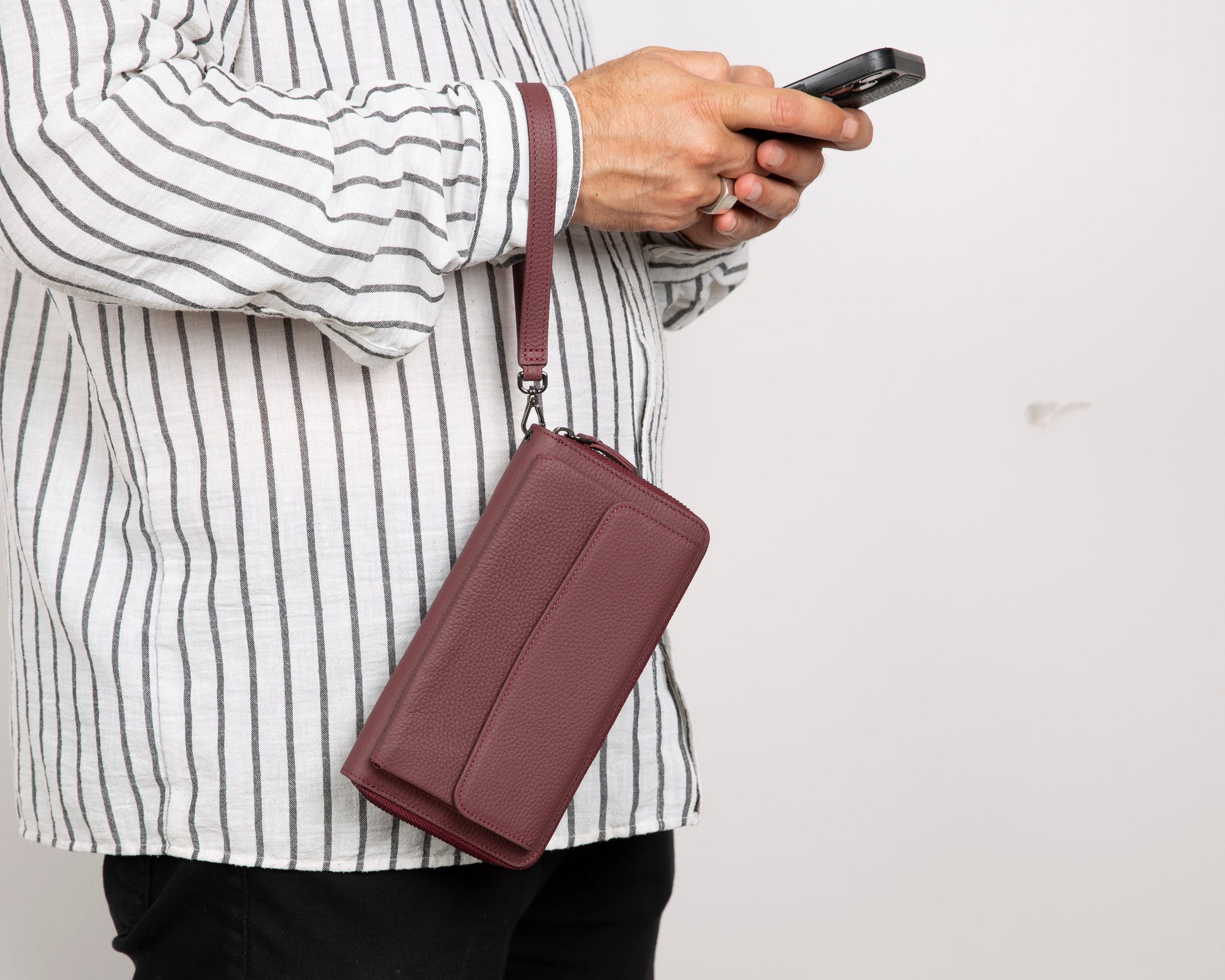 Heritage Unisex Leather Wallet & Phone Bag with Wrist Strap