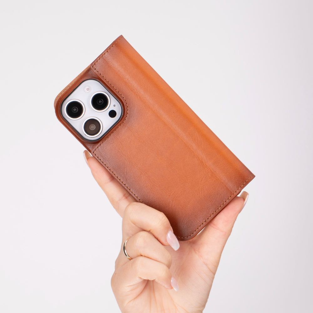 Leather iPhone 16 Pro Folio Case