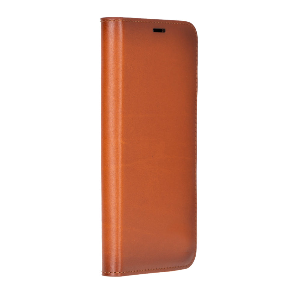 Leather iPhone 16 Pro Folio Case
