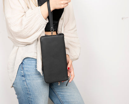 Monarch Leather Unisex Wristlet Bag with Smart Pockets