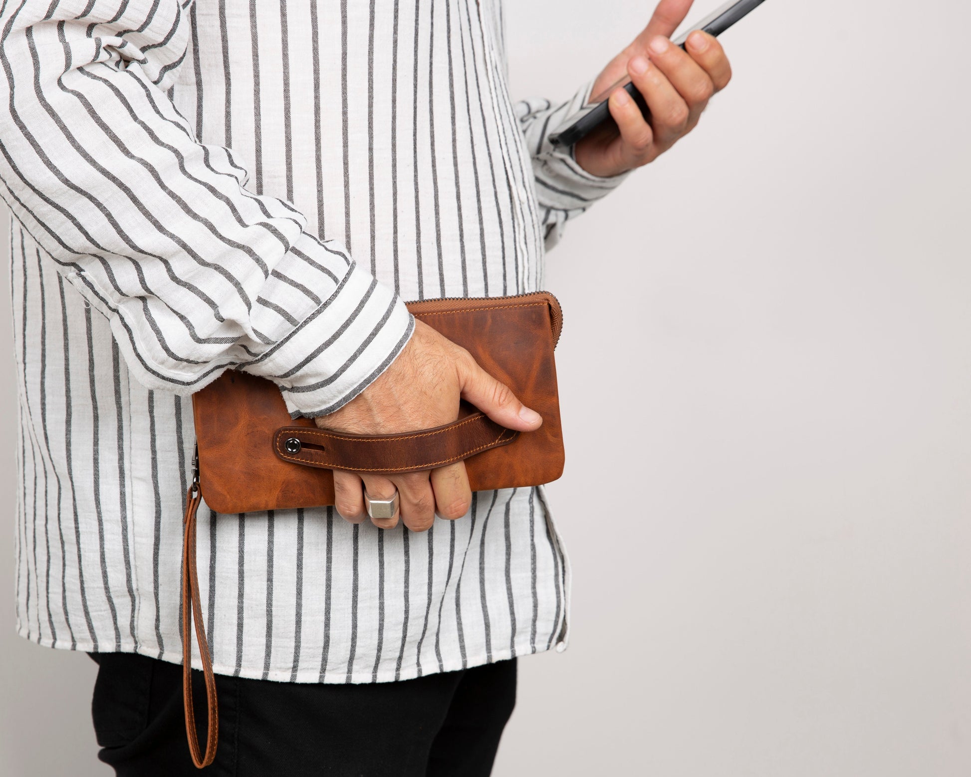 Verona Unisex Handcrafted Wristlet Leather Clutch Bag