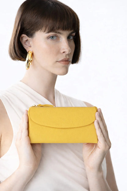 Women’s Leather Wallet Handbag with Zip Closure